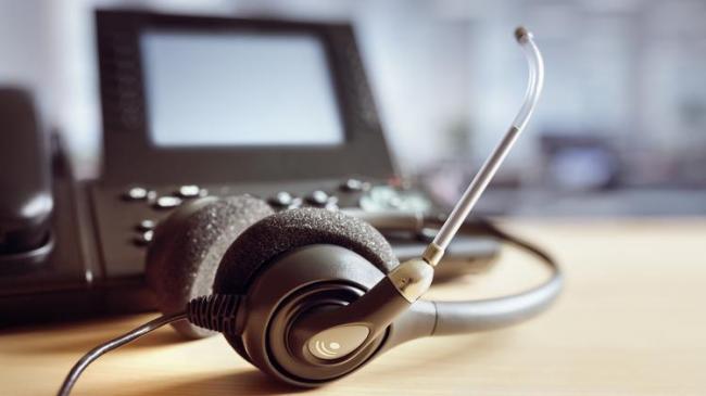 close up image of a headset used in the call center